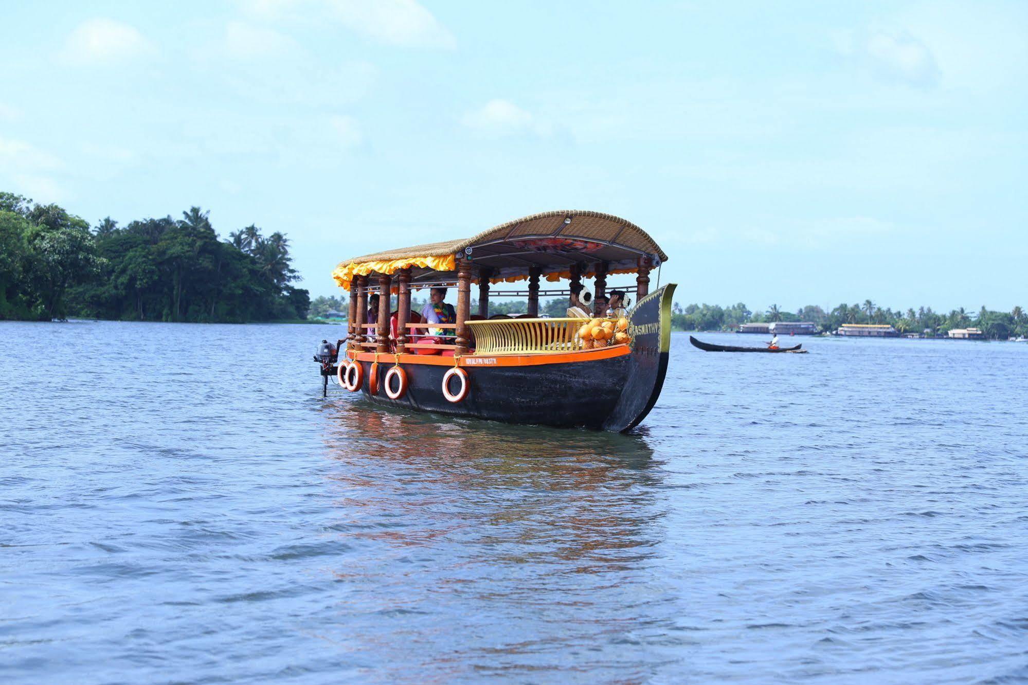 Pagoda Resorts Alappuzha Екстер'єр фото