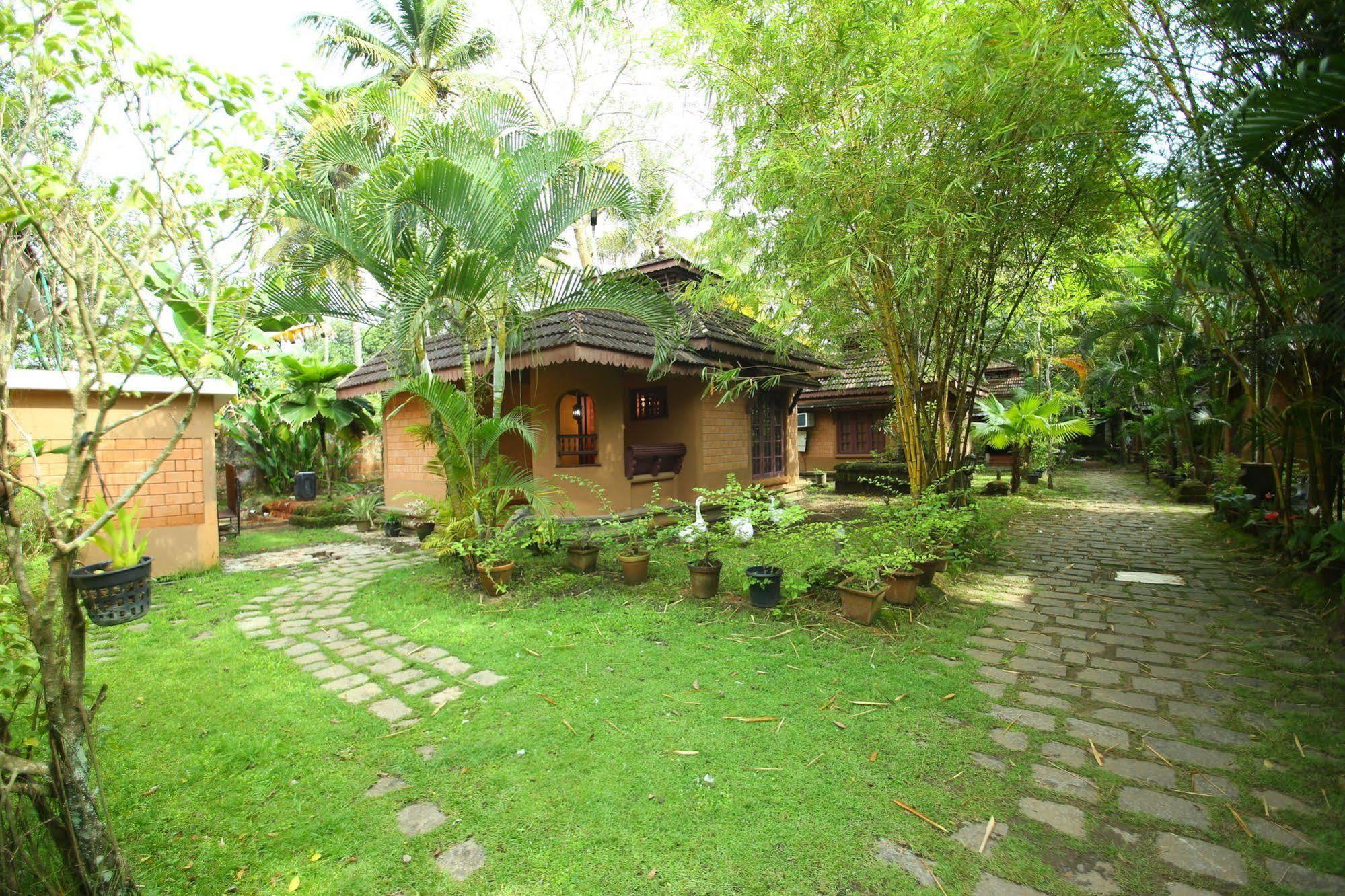 Pagoda Resorts Alappuzha Екстер'єр фото